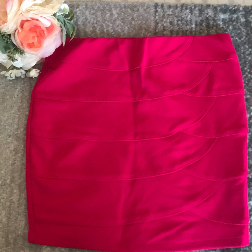 EUC hot pink CR bodycon mini 🔥💗